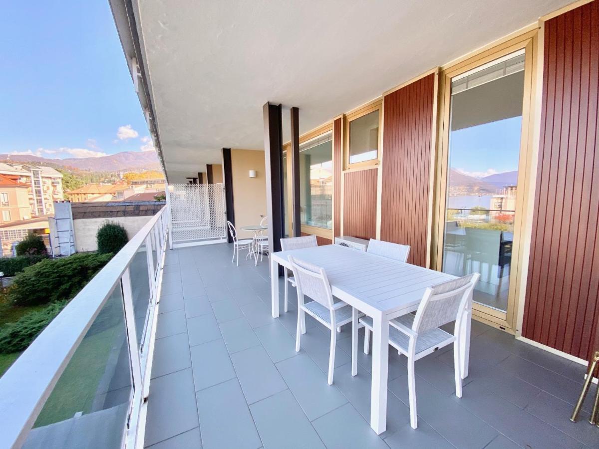 Appartamento Palazzo Di Vetro Luino Eksteriør billede